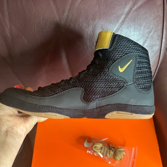 Nike Inflict 3  Wrestling Shoes black and gold - Picture 5 of 12